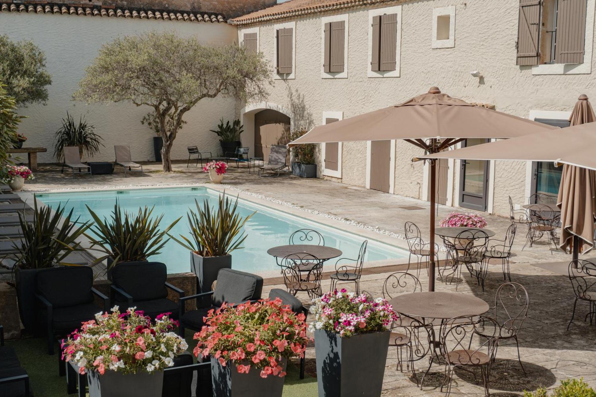 Hotel Les Magnanarelles Maussane les Alpilles Exterior foto